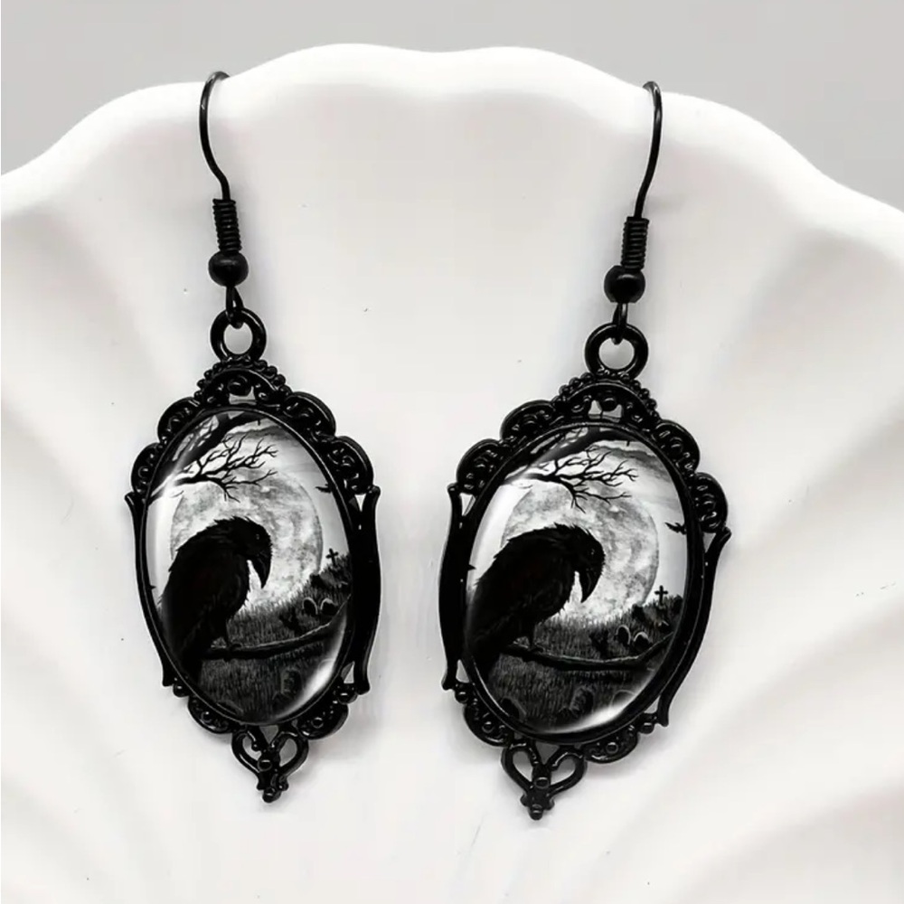🛑 LAST ONE 🛑 Black Raven Dangle Earrings - Picture 1 of 2